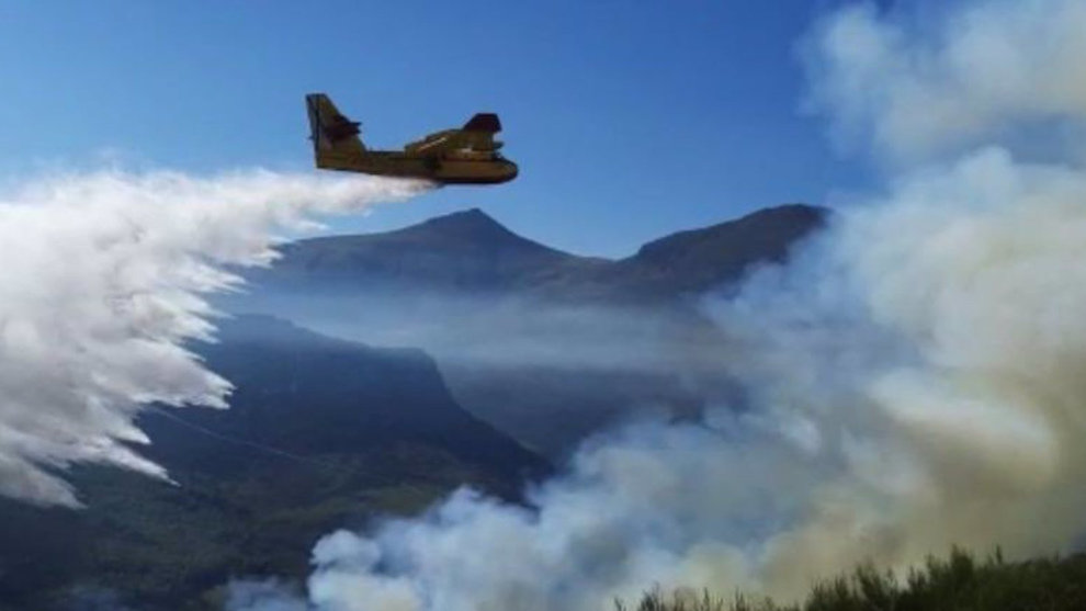 Extinción de incendios forestales en Cantabria