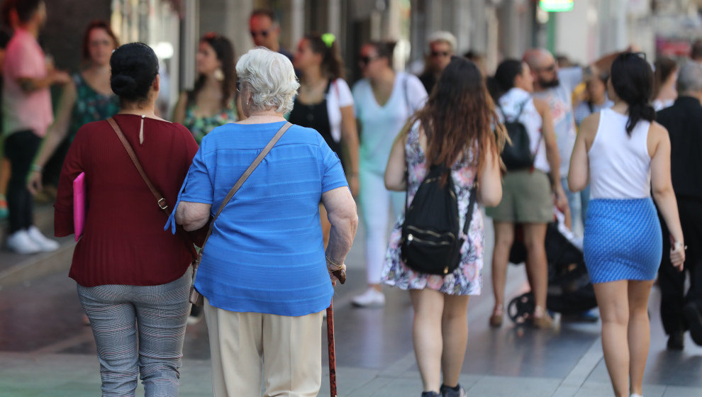 Gente paseando por la calle