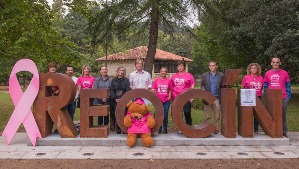 Presentación de la Marcha Solidaria contra el Cáncer de Mama en Reocín