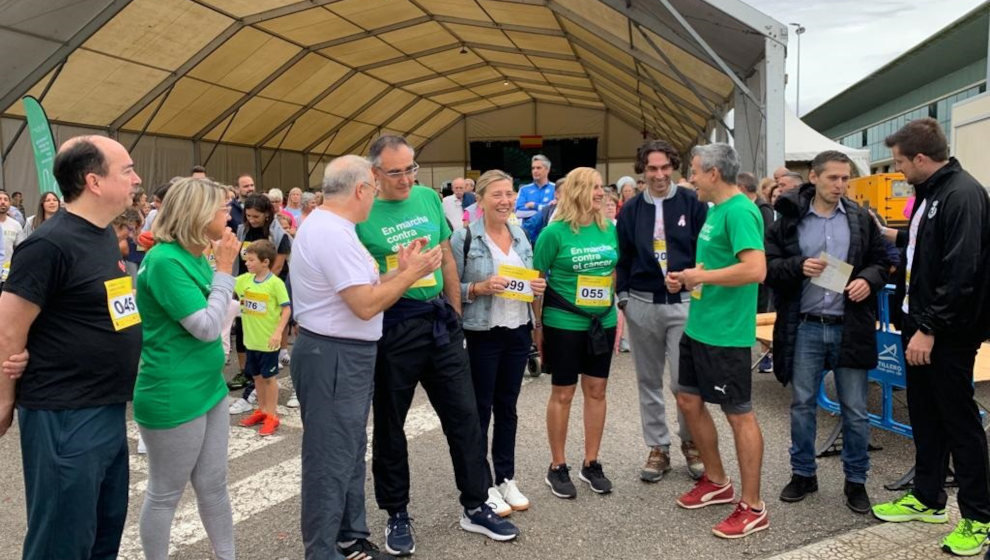 El vicepresidente y el consejero de Sanidad han participado en la I Marcha contra el Cáncer El Pilar en Astillero