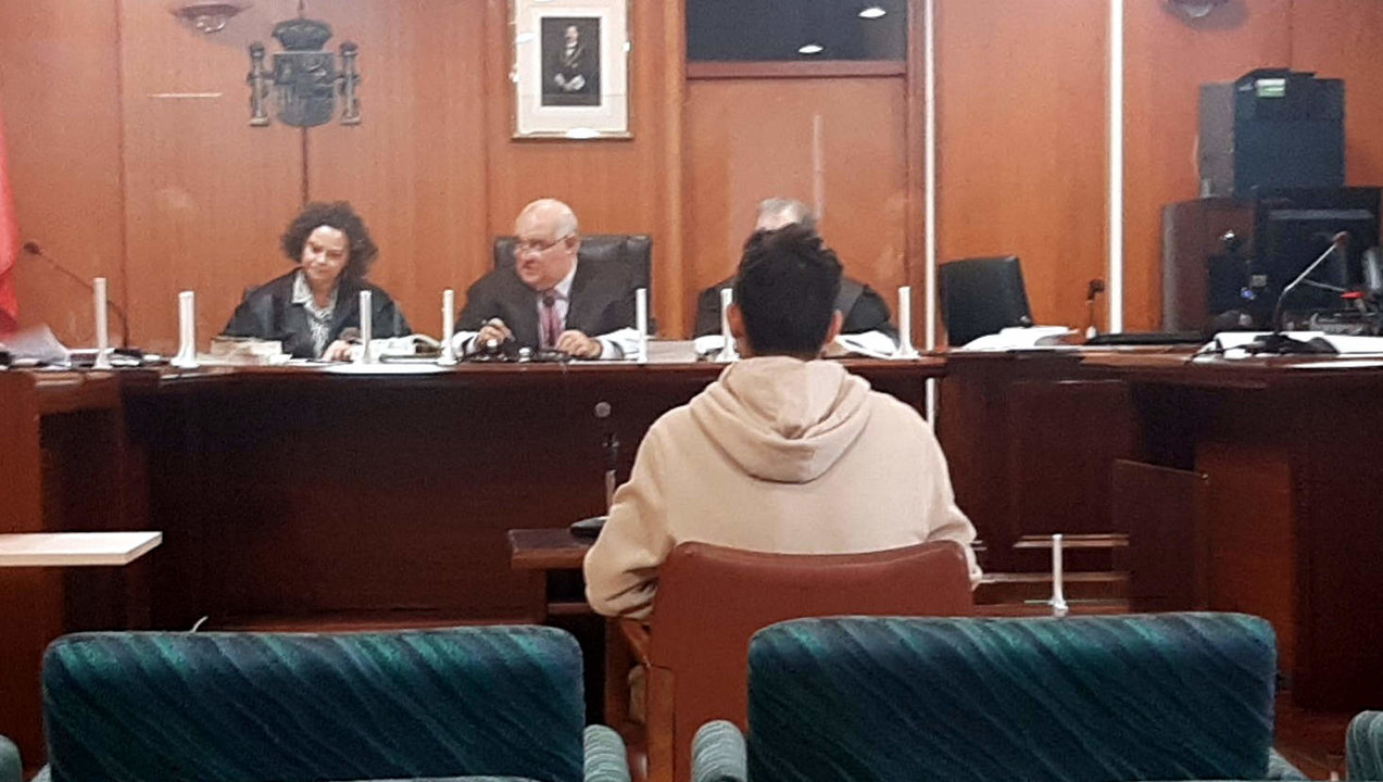 Juicio al acusado de abusar de una menor de 13 años