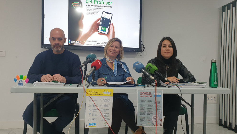 ANPE presenta el informe del Defensor del Profesor en una rueda prensa