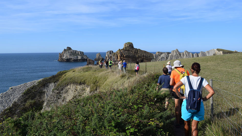 Ruta a pie por Costa Quebrada