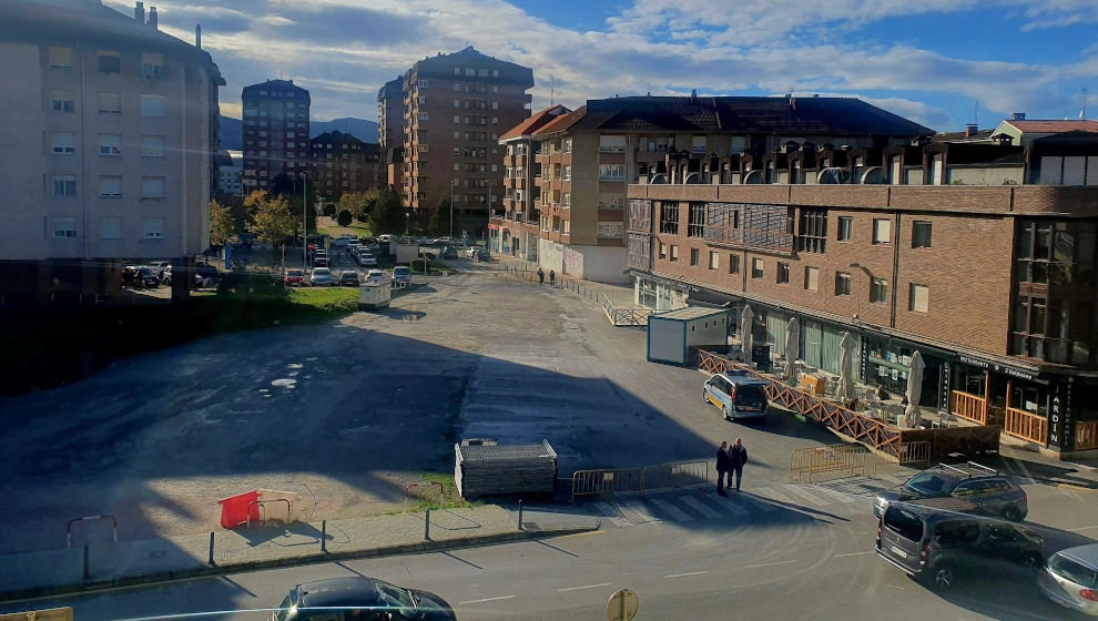 Aparcamiento entre las calles Augusto González Linares y Coro Ronda Garcilaso