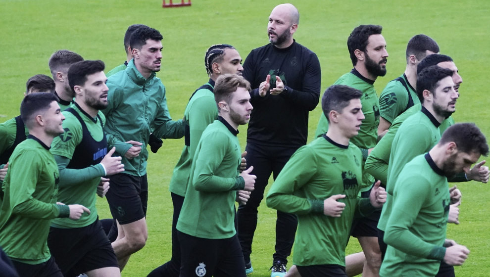 José Alberto López dirige su primer entrenamiento