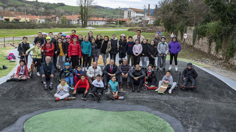 Inauguración del 'pump truck' de Bárcena de Pie de Concha