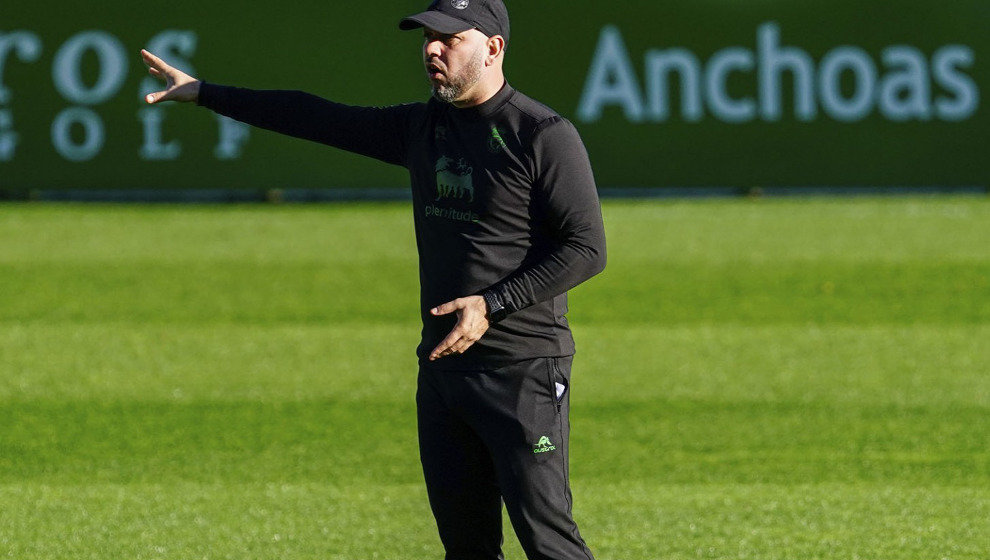 El entrenador del Racing, José Alberto