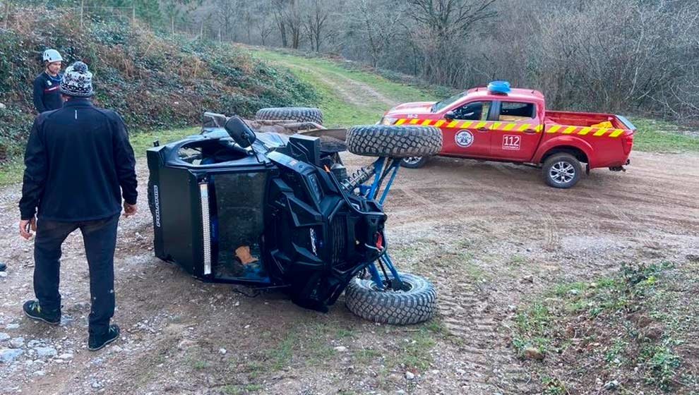 Buggy volcado en Mazcuerras