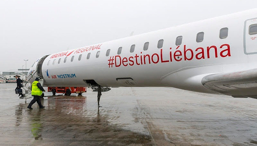 Avión de Air Nostrum en el aeropuerto Seve ballesteros-Santander | Foto: Archivo