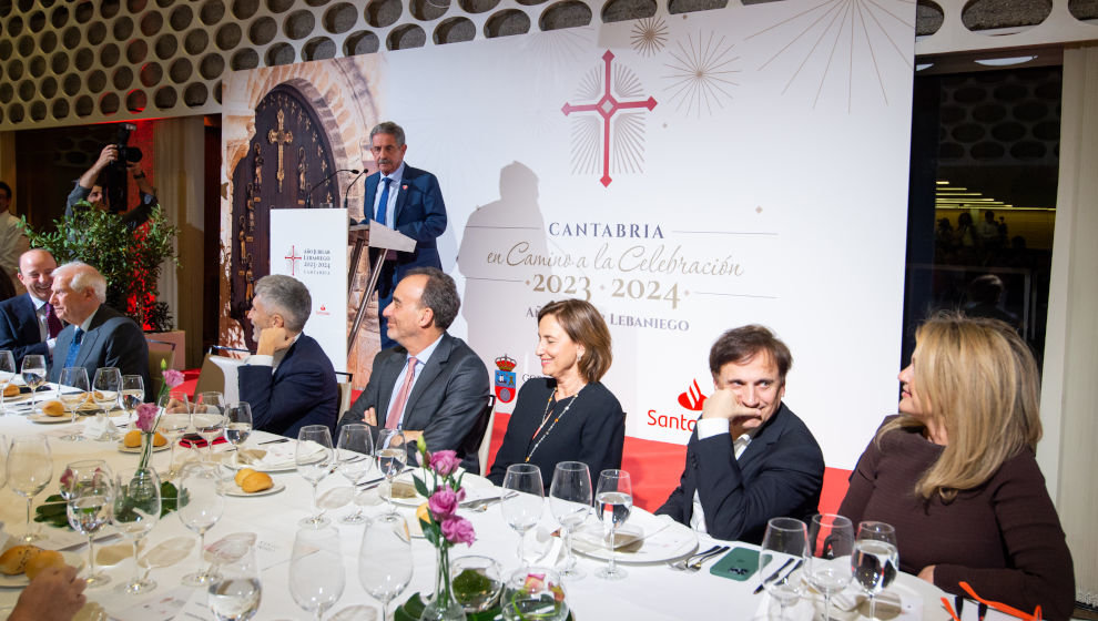 El presidente de Cantabria, Miguel Ángel Revilla, preside el acto institucional organizado por el Día de Cantabria en la segunda jornada de Fitur