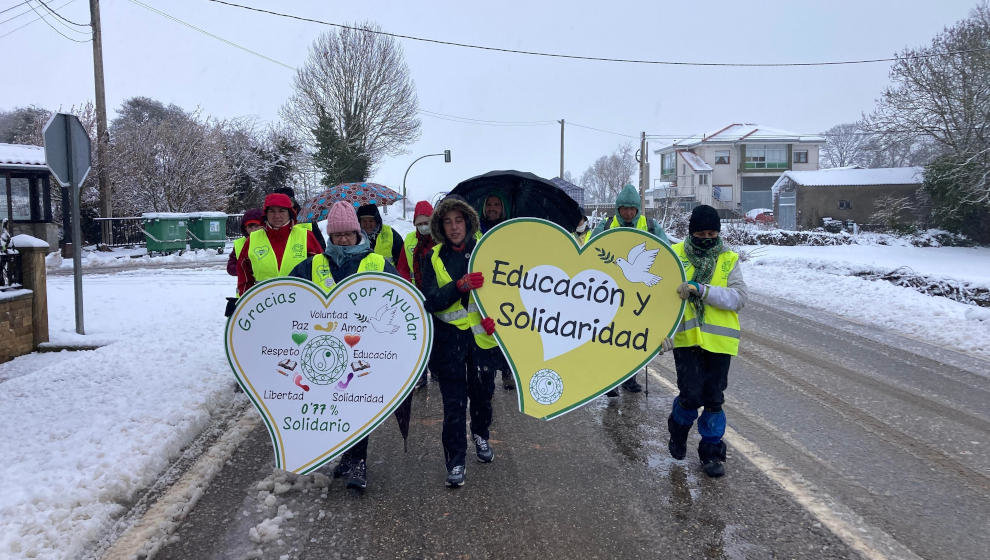 La marcha Cantabria Solidaria por el 0,77% recorre la Comarca de Campoo-Los Valle