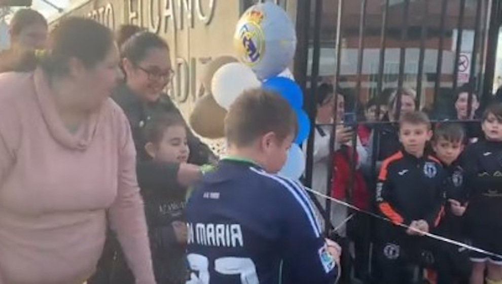 Captura de la fiesta sorpresa a Rafa que ha emocionado a las redes