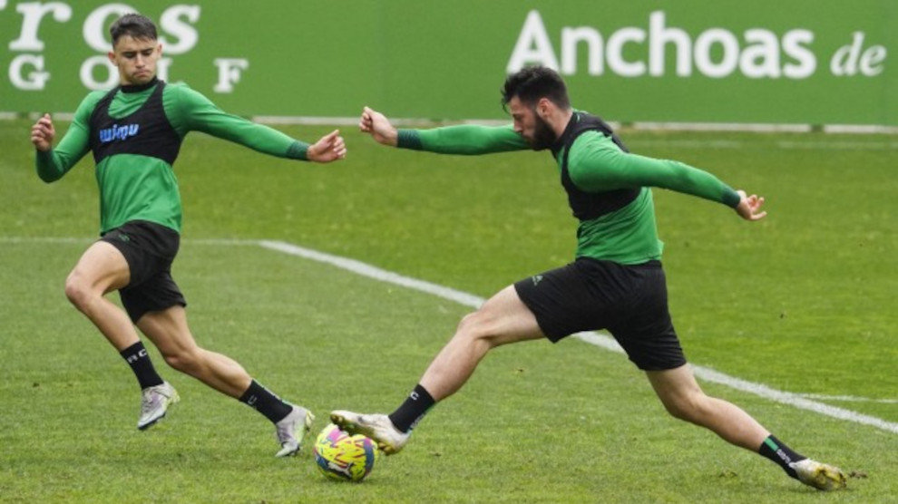 Baturina y Mario García durante un entrenamiento desarrollado esta semana en Los Campos de Sport.