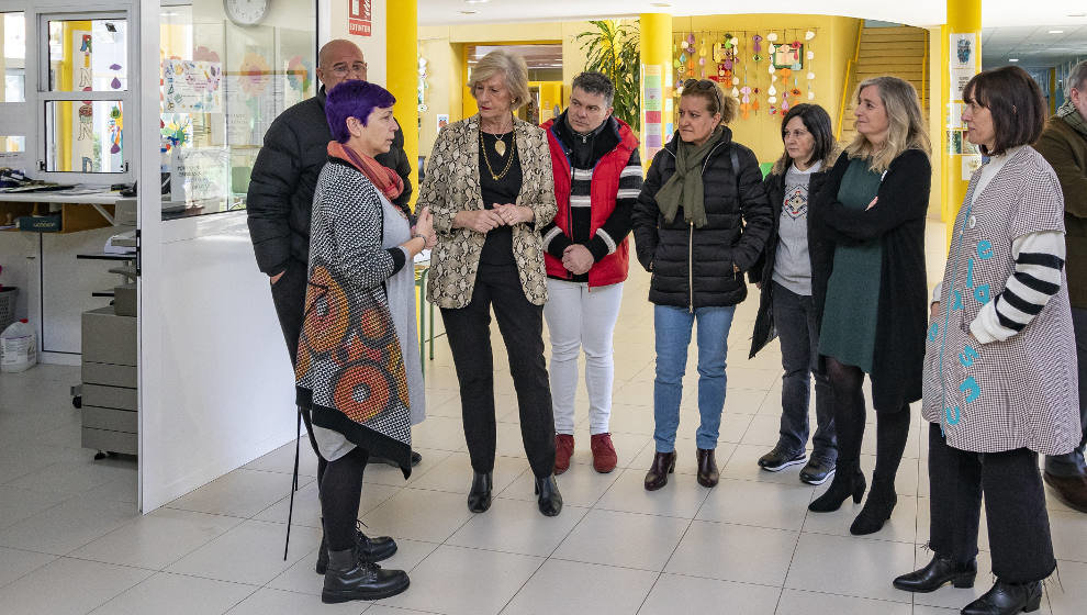 La consejera de Educación y Formación Profesional, Marina Lombó, visita el CEO Príncipe de Asturias