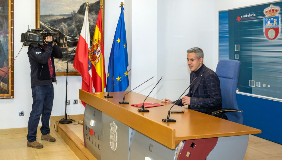 El vicepresidente y consejero de Universidades, Igualdad, Cultura y Deporte, Pablo Zuloaga, informa, en rueda de prensa, de los acuerdos del Consejo de Gobierno