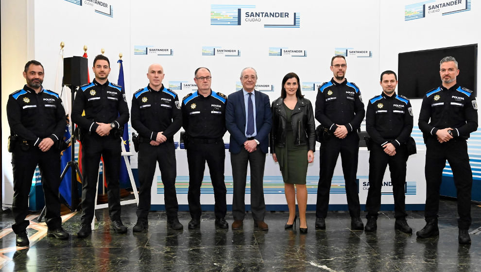 Bienvenida a los 5 nuevos agentes de la Policía de Santander