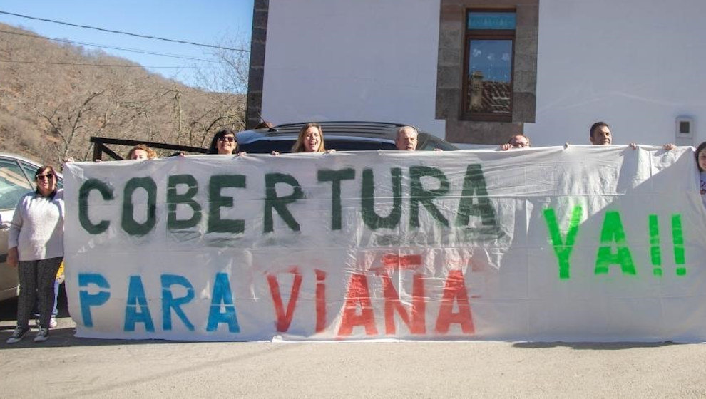 Los vecinos de Viaña, en Cabuérniga, piden soluciones para la falta de cobertura móvil