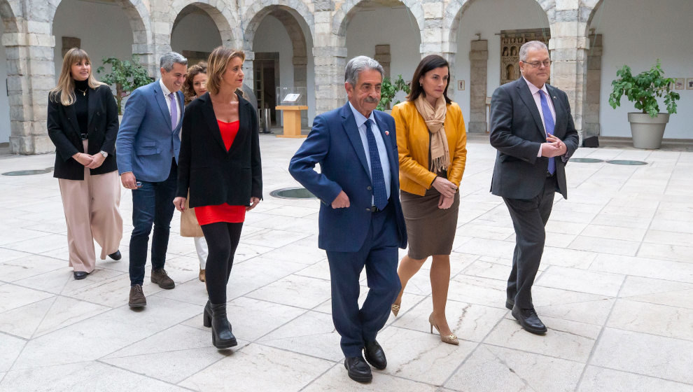 Acto 'Por un mundo digital inclusivo: innovación y tecnología para la igualdad de género', organizado por la Asociación de Empresarias de Cantabria en el Parlamento