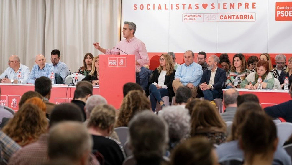 El secretario del PSC-PSOE, Pablo Zuloaga, en el Comité Regional