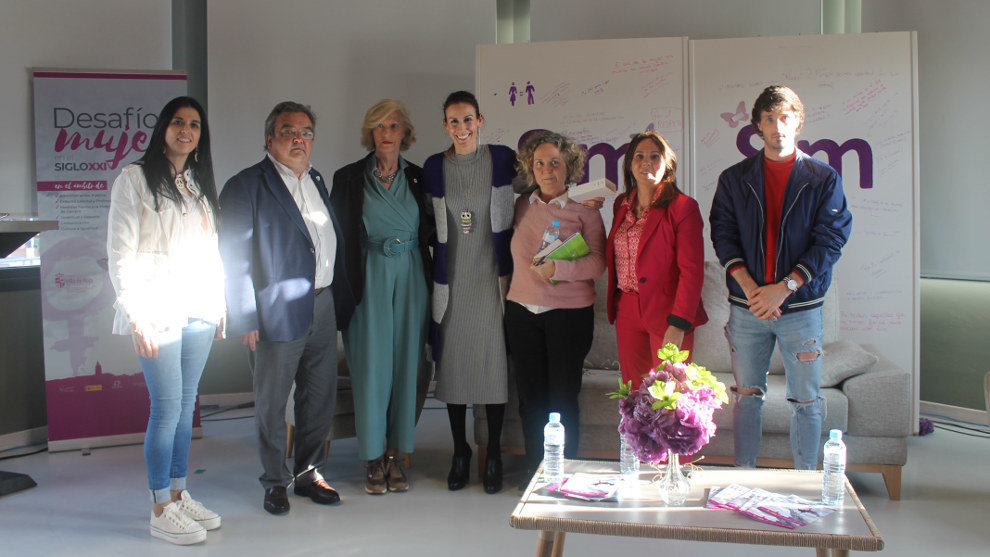 Foto de familia de la mesa de administración