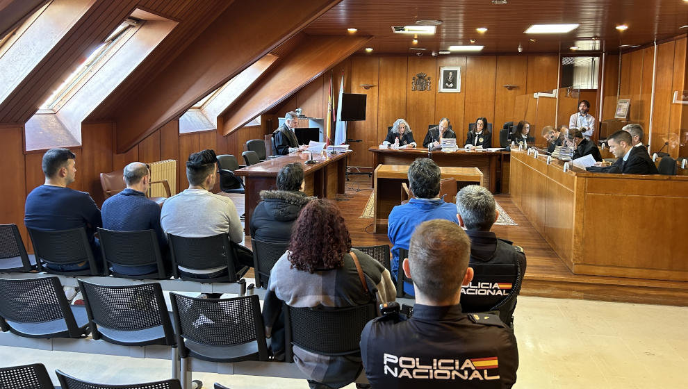 La Audiencia de Cantabria juzga a seis acusados de traficar con drogas desde una asociación cannábica de Camargo