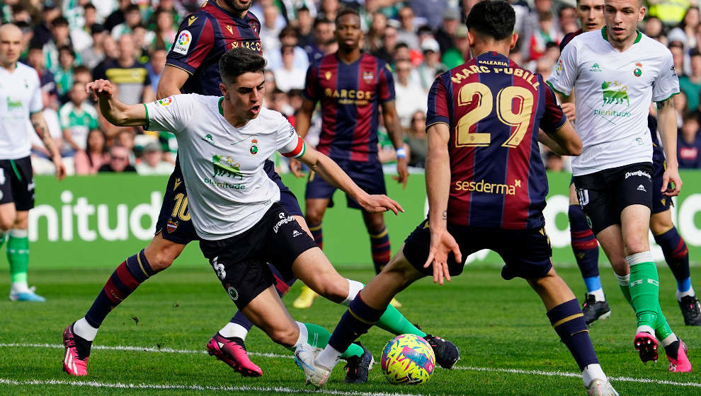 Iñigo contra el Levante