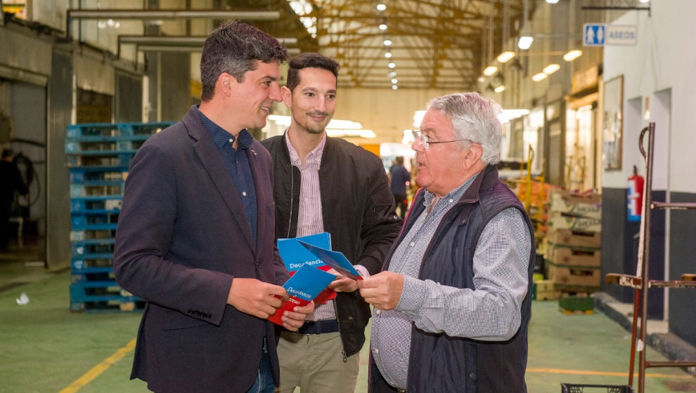 El portavoz municipal y candidato del PSOE a la Alcaldía de Santander, Daniel Fernández, en Mercasantander