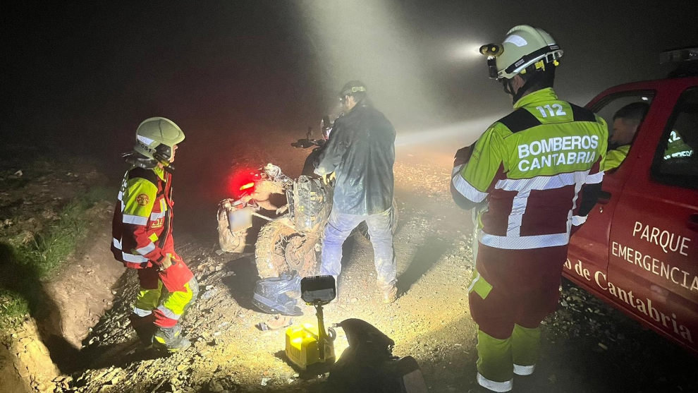 Cae un motorista por una salida de pista