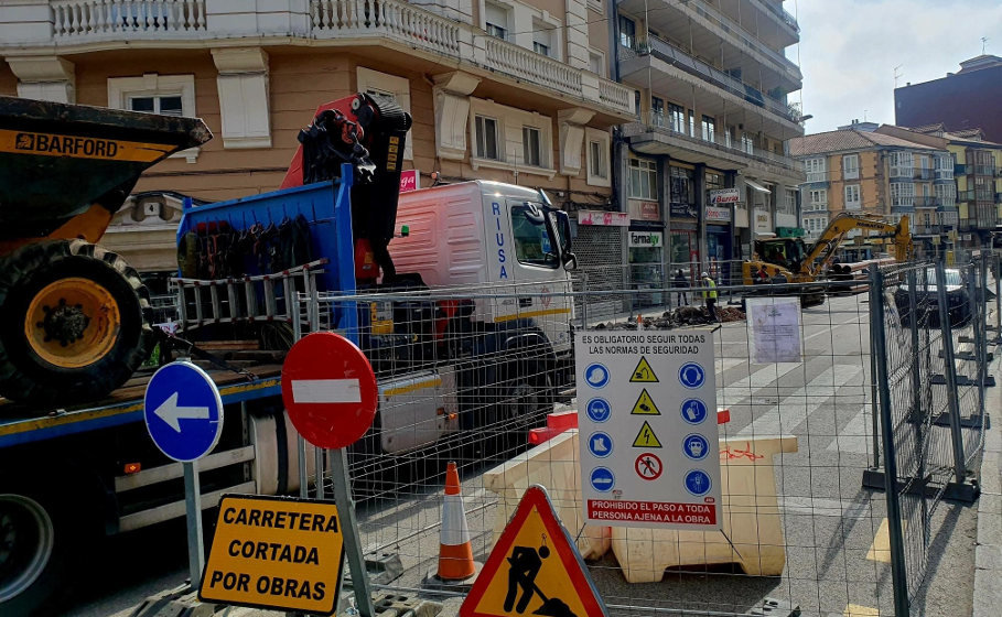 Obras de la calle Julián Ceballos entre Ruiz Tagle y Alonso Astúlez