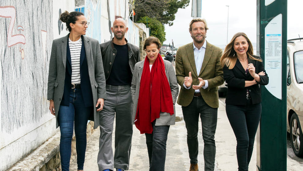 Laura Nicholls y Gonzalo Colsa junto al candidato del PRC por Santander Felipe Piña y otros miembros de la candidatura