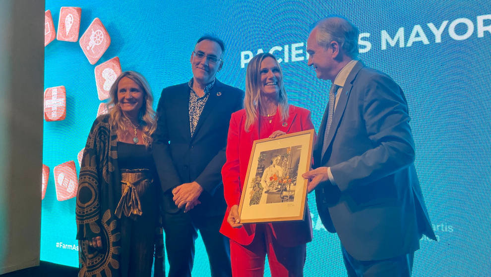 Entrega del premio Farmasist al Colegio de Farmacéuticos de Cantabria