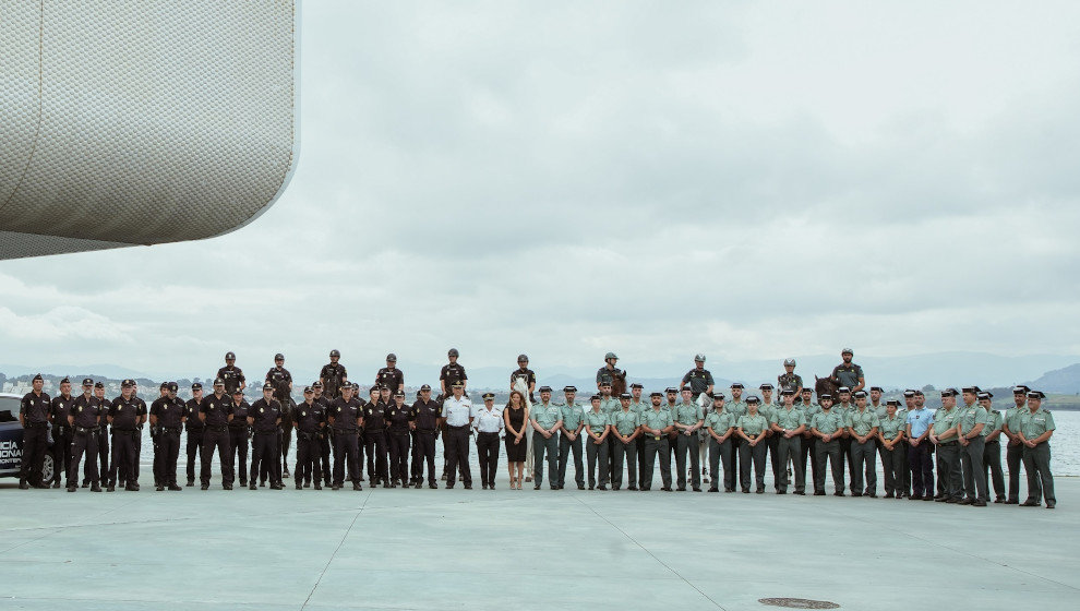 La delegada del Gobierno en Cantabria, Ainoa Quiñones, en la presentación de los efectivos de Policía Nacional y Guardia Civil para este verano