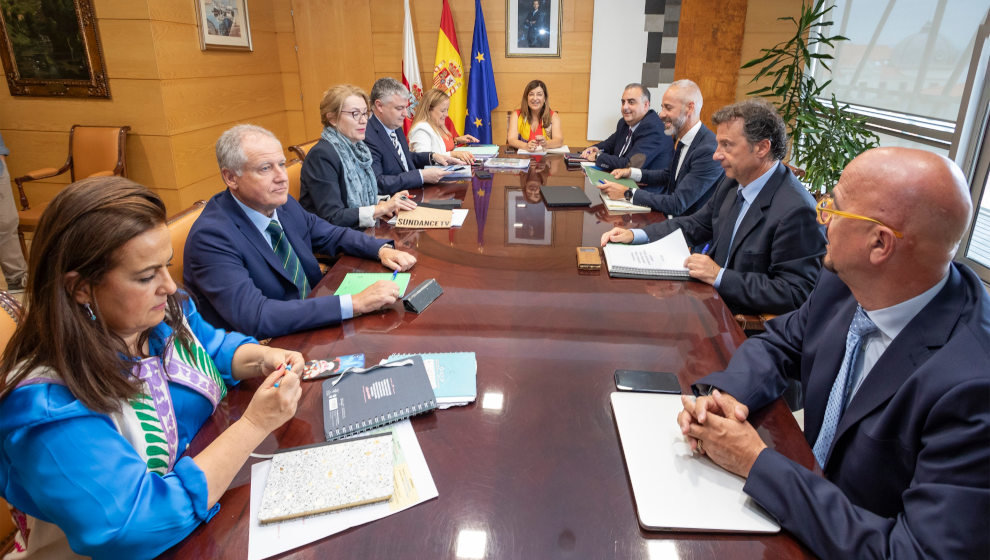  Primera reunión del Consejo de Gobierno presidido por María José Saénz de Buruaga