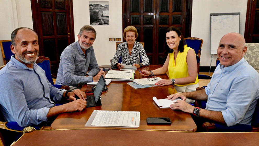 Ayuntamiento y Racing refuerzan su compromiso para cumplir el convenio de mejora de los Campos de Sport