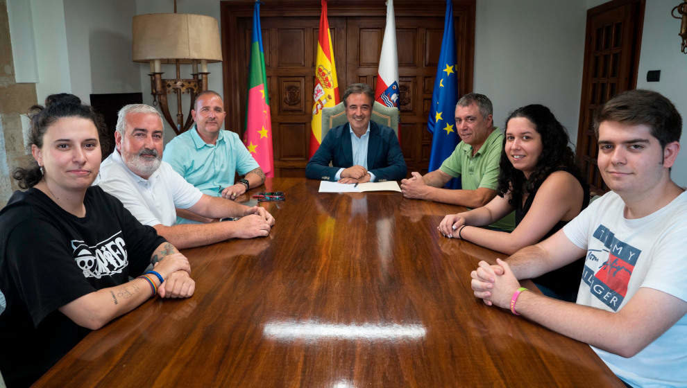 El alcalde de Camargo, Diego Movellán, se reúne con vocales de la Junta Vecinal de Maliaño  