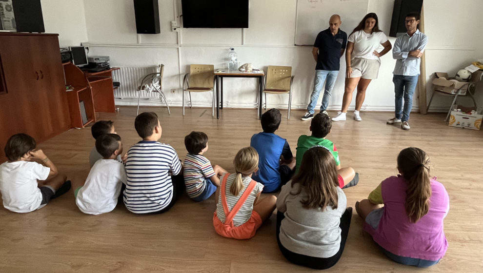 Una treintena de menores han participado en las actividades lúdicas y saludables del campamento multiactividades