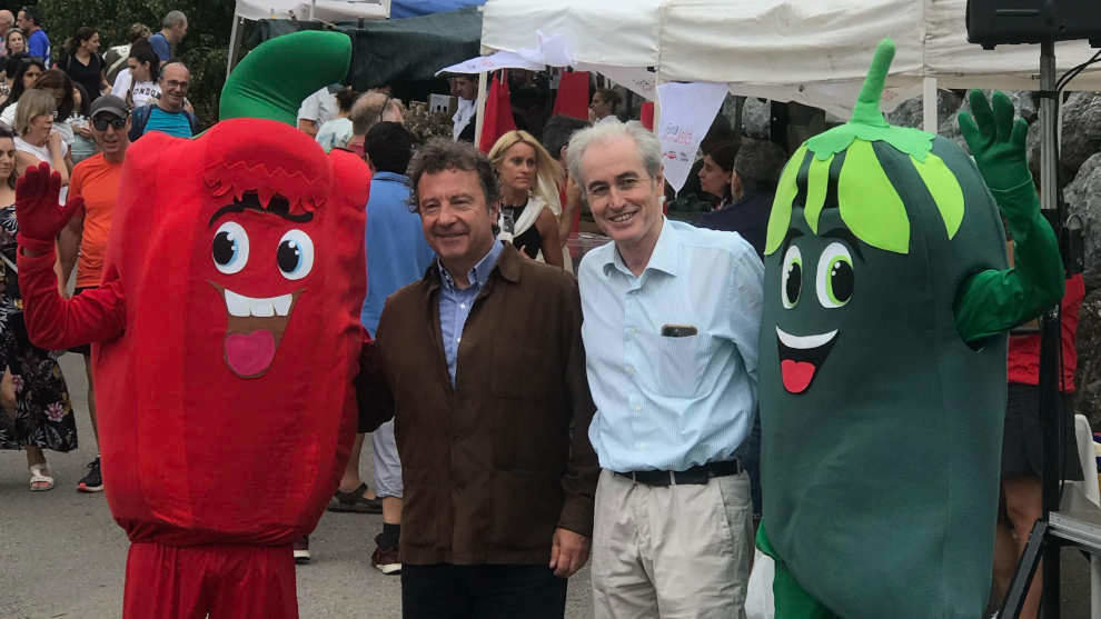 El consejero de Desarrollo Rural, Ganadería, Pesca y Alimentación, Pablo Palencia, inaugura la Feria Agroalimentaria de la Huerta y el Pimiento de Isla.