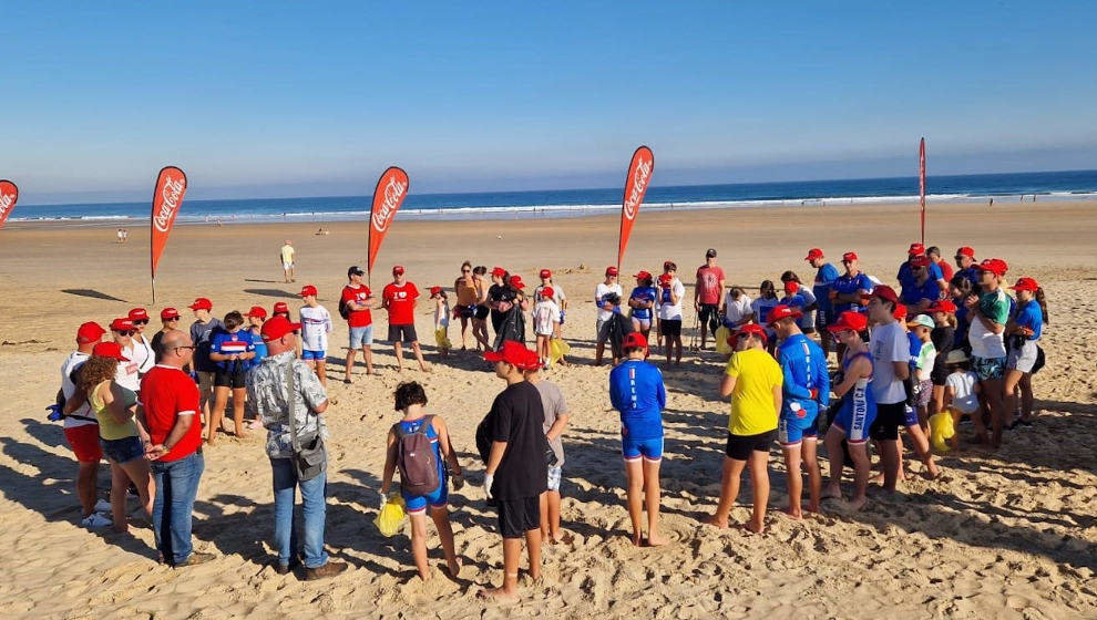 Unos 60 voluntarios del proyecto 'Mares circulares' recogen 87 kilos de basura en la Playa de Berria