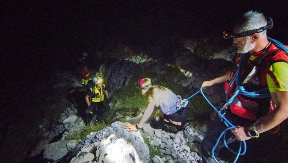 Rescatados dos senderistas desorientados en la ruta de los Ojos del Diablo