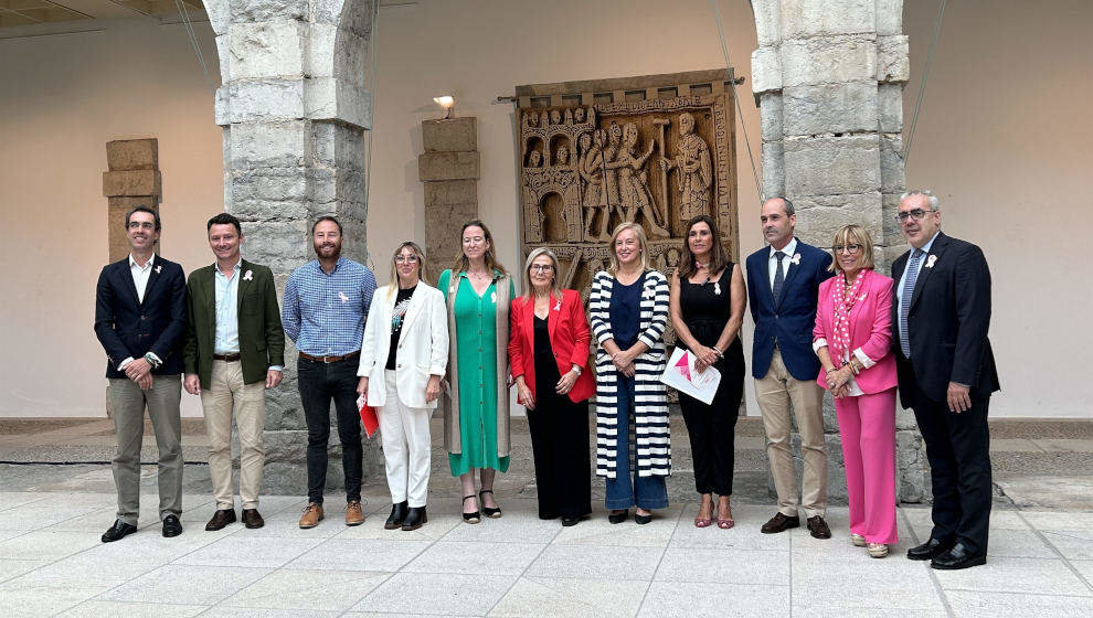 Acto por el Día Internacional del Cáncer de Mama en el Parlamento de Cantabria