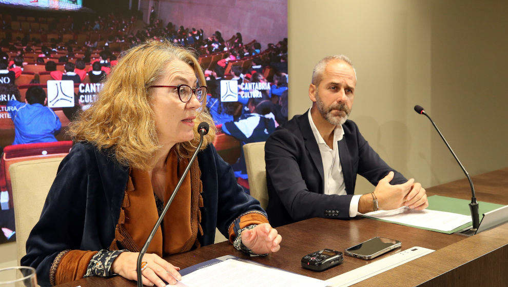 Los consejeros de Cultura, Turismo y Deporte, Eva Guillermina Fernández; y de Educación, Formación Profesional y Universidades, Sergio Silva, presentan la Lanzadera Joven 2023-2024