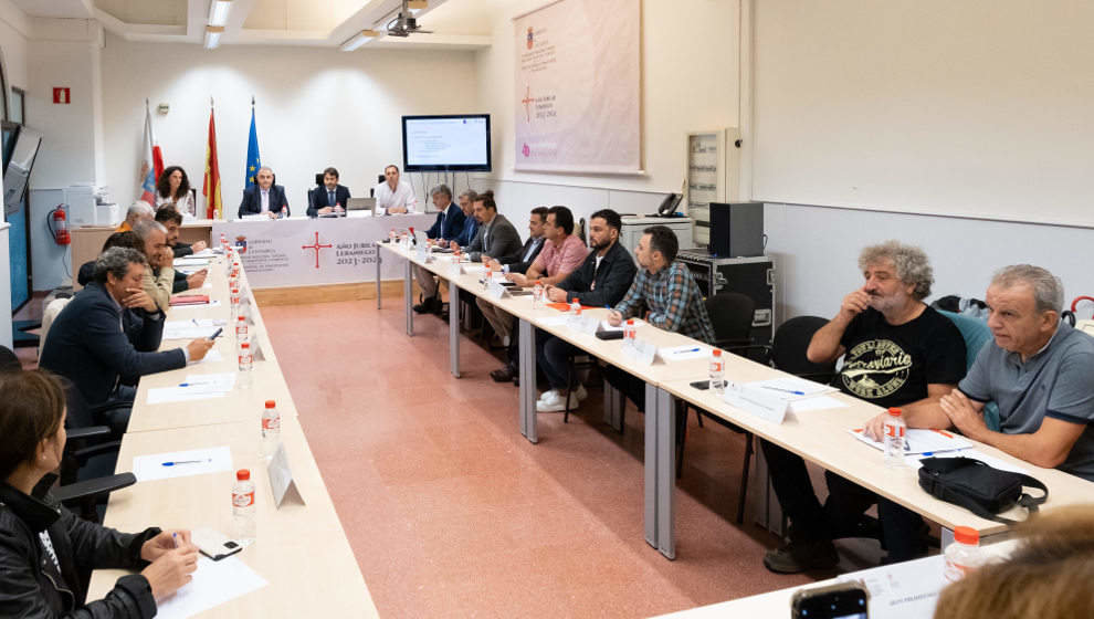 Reunión de la Mesa del Ferrocarril en la estación de autobuses de Santander