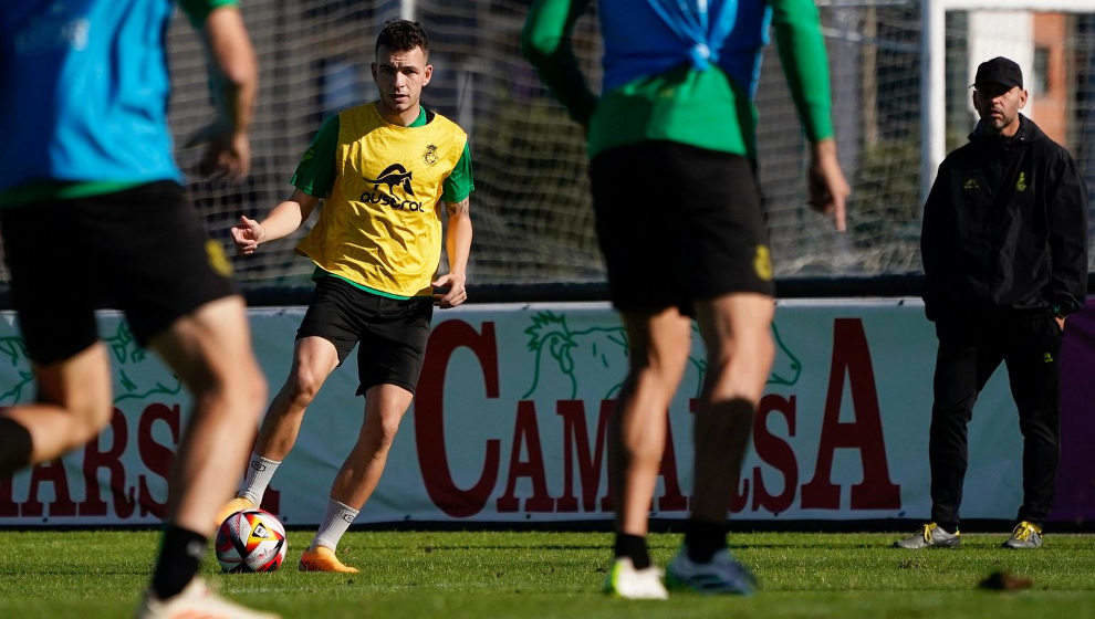 Vicente, durante el entrenamiento en las Instalaciones Nando Yosu