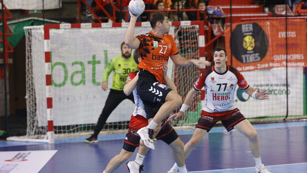 Fabrizio Casanova, durante el encuentro del Bathco BM Torrelavega | Foto: BM Torrelavega