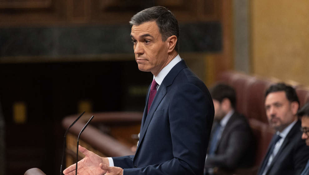 El presidente del Gobierno en funciones y candidato a la reelección, Pedro Sánchez, interviene durante la primera sesión del debate de investidura como presidente de Gobierno, en el Congreso de los Diputados