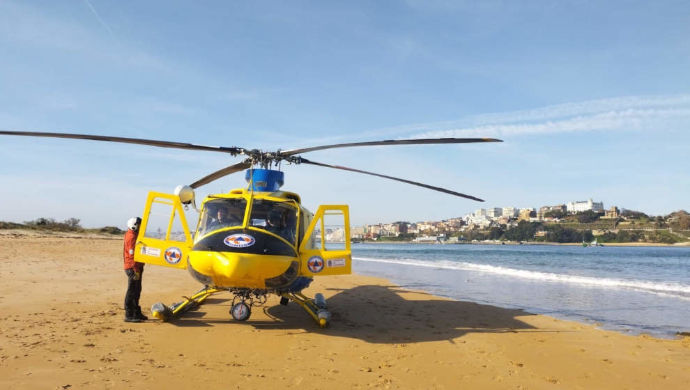 Helicóptero en la playa del Puntal de Somo