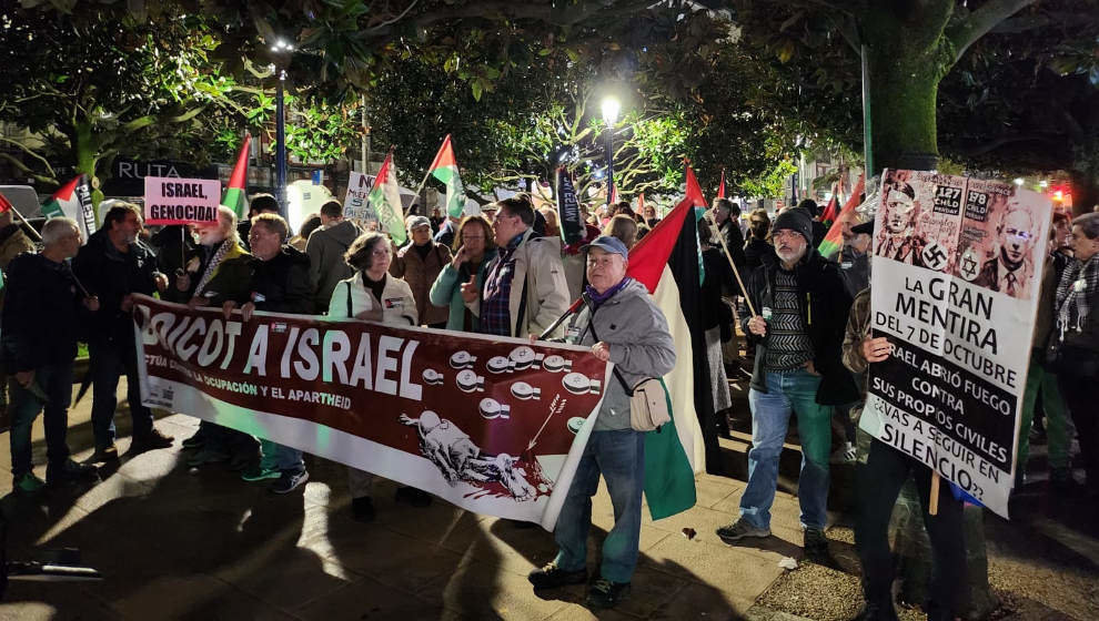 Unas 300 personas se manifiestan en Santander bajo el lema 'Paremos el genocidio en Palestina'