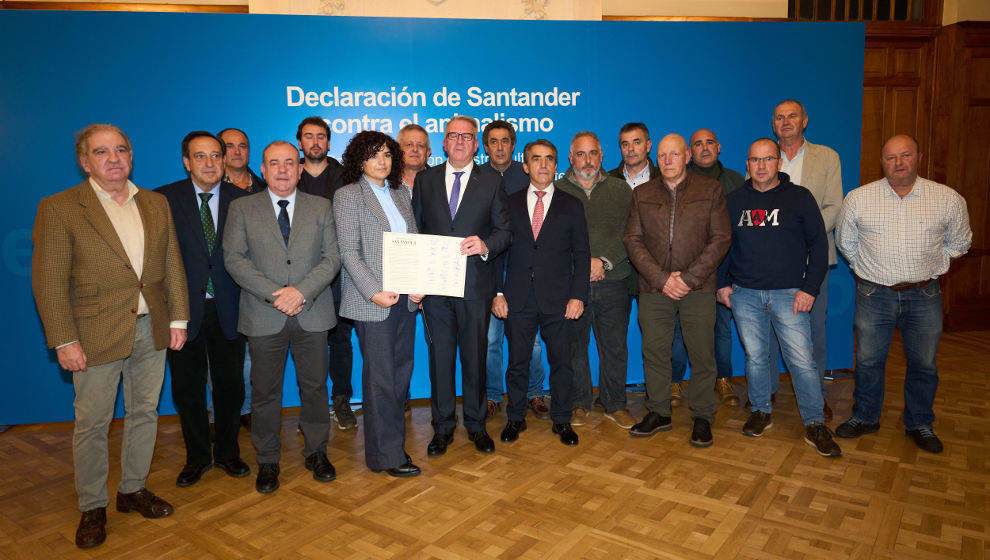 Varios de los firmantes de la 'Declaración de Santander contra el animalismo'