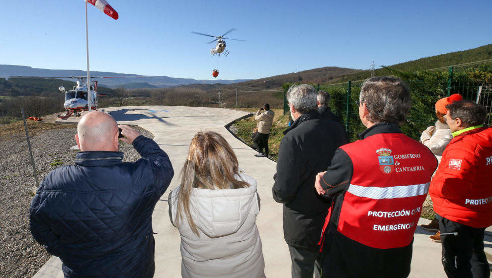 Valderredible inaugura la nueva helisuperficie