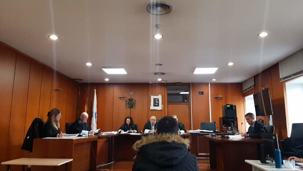 Acusado de abusar de su hijastra desde los siete a los 17 años, en el juicio contra él en la Audiencia Provincial